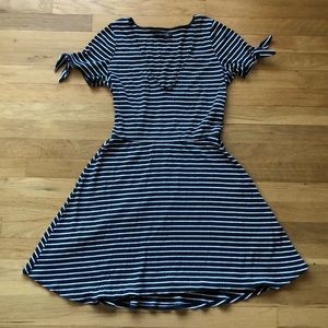Navy Blue and White Abercrombie and Fitch Dress
